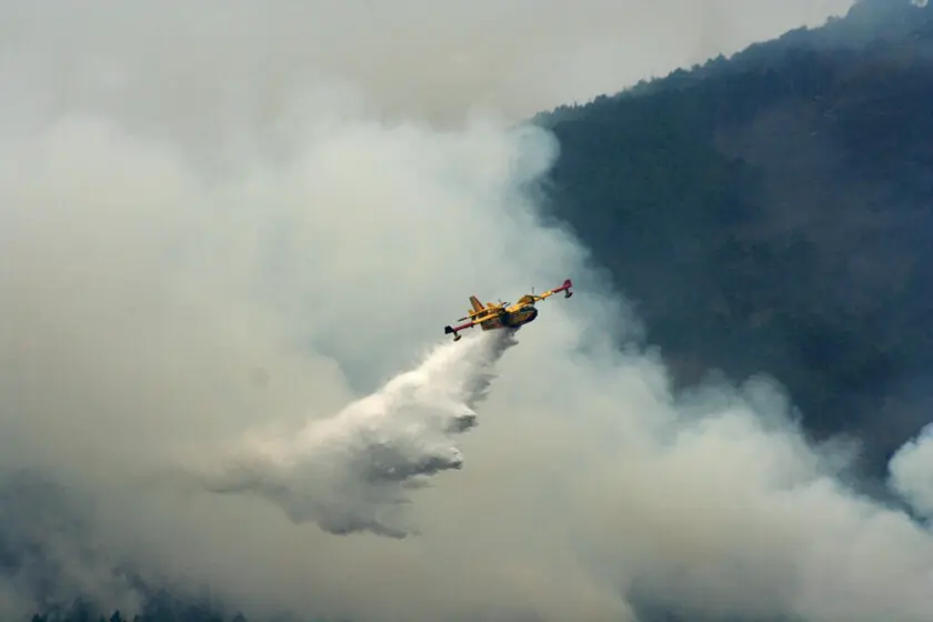 La flota española de aviones contraincendios tiene un enorme problema: está envejeciendo más rápido de lo que podemos reponerla