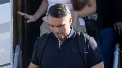 Imágenes muestran a Flávio Bolsonaro aterrizando en Miami luego de su derrota en las elecciones de Brasil