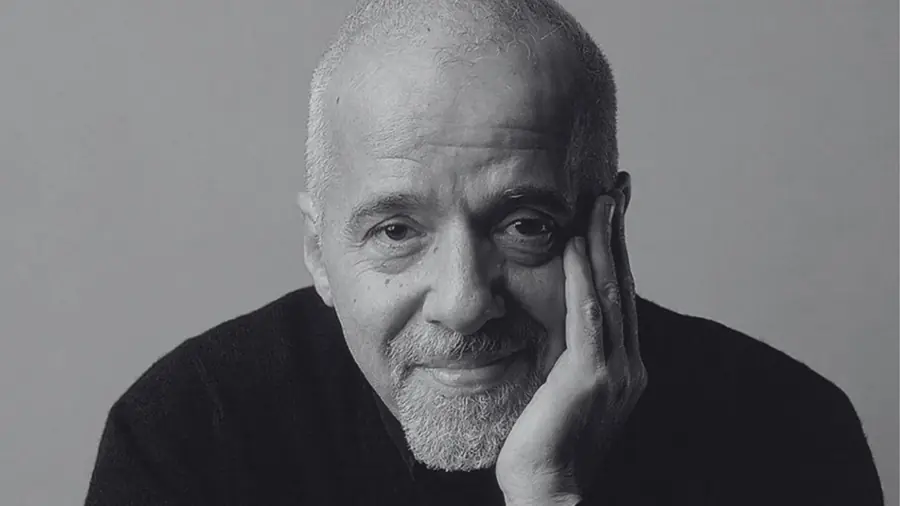 La reflexión de Paulo Coelho (79 años) sobre la humildad: «No podemos juzgar la vida de otros, ya que cada persona conoce su propio dolor y renuncia»