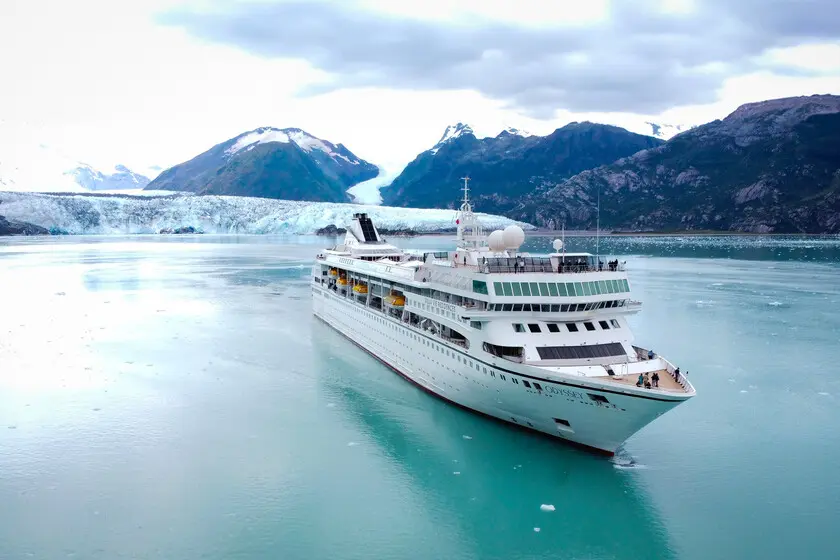 Un crucero de lujo ofreció a sus pasajeros dar la vuelta al mundo. Se han quedado varados en Camboya por el precio del combustible