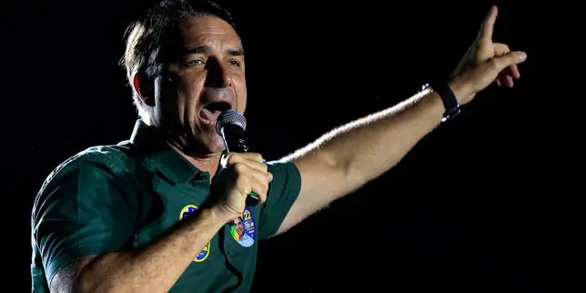 Flavio Bolsonaro, du candidat sûr d’être élu président du Brésil au mauvais perdant en cavale aux Etats-Unis