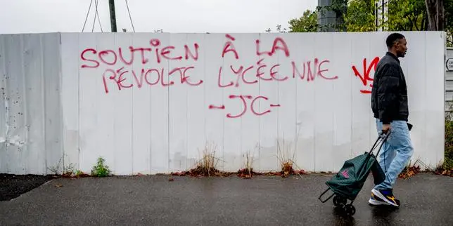Mouvement lycéen et étudiant : Parcoursup, effectifs en classe, bac… le gouvernement apporte sa première réponse politique, sans éteindre les appels à la mobilisation