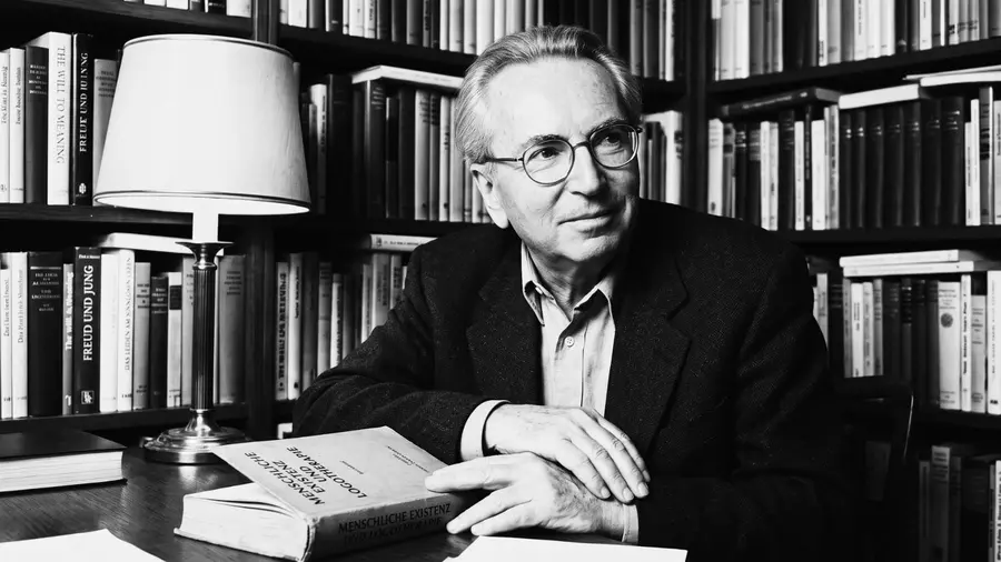 Viktor Frankl: «Si no puedes cambiar una situación que te produce dolor, siempre podrás escoger la actitud con la que afrontas ese sufrimiento»
