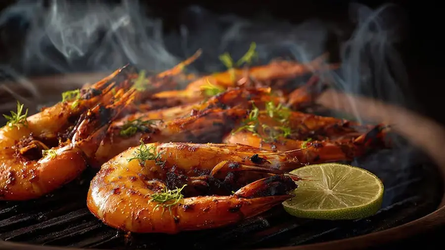 Un chef andaluz sobre cómo hacer gambas a la plancha: «Para que conserven todo el sabor, no llevan aceite, ajo ni limón; solo agua y un poco de sal»