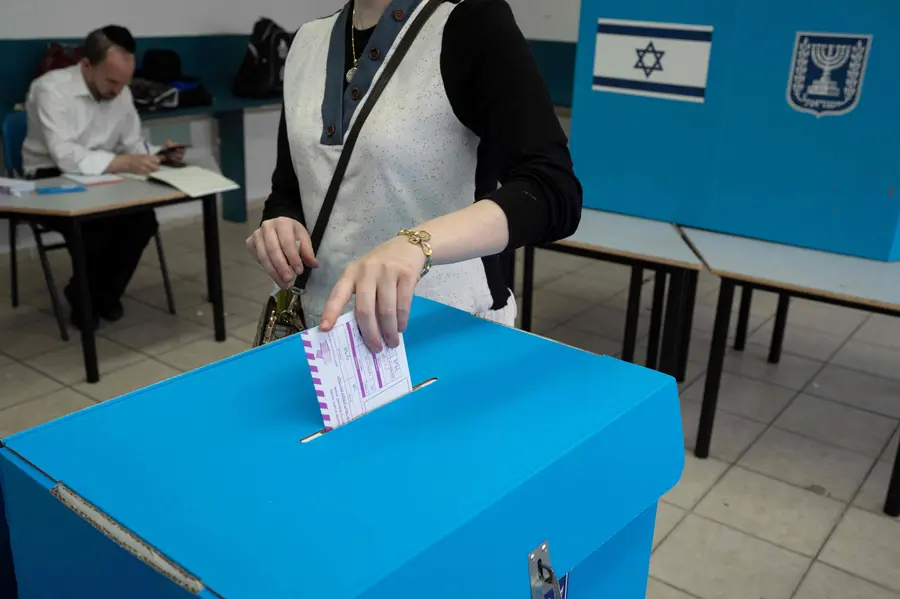 Elections législatives en Israël : la coalition de Gadi Eisenkot devance celle de Nétanyahou, mais n’a pas de majorité