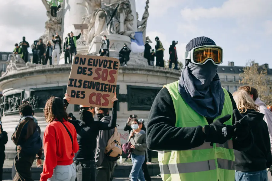 Tristan Garcia, philosophe : «Lire le 17 octobre et la mobilisation lycéenne comme une crise de l’autorité, c’est se tromper»