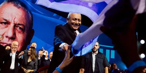 EN DIRECT, législatives en Israël : les deux blocs au coude-à-coude ; Benyamin Nétanyahou et Gadi Eisenkot revendiquent chacun leur volonté de former un gouvernement