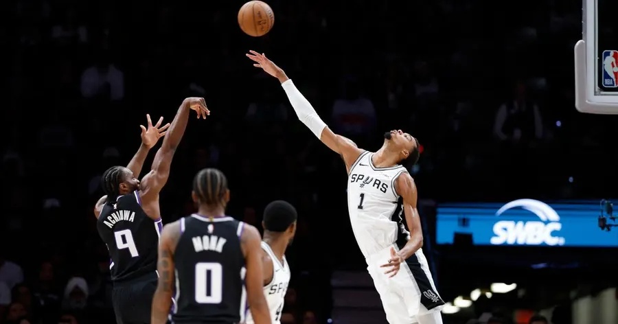 NBA : Wembanyama balaie Sacramento, les Knicks se réveillent enfin